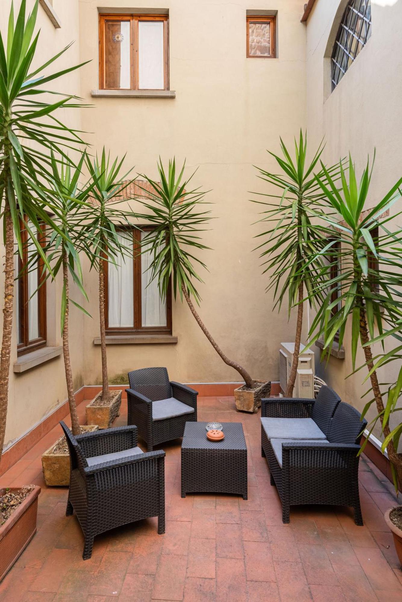 Signoria Apartment With Patio 佛罗伦萨 外观 照片