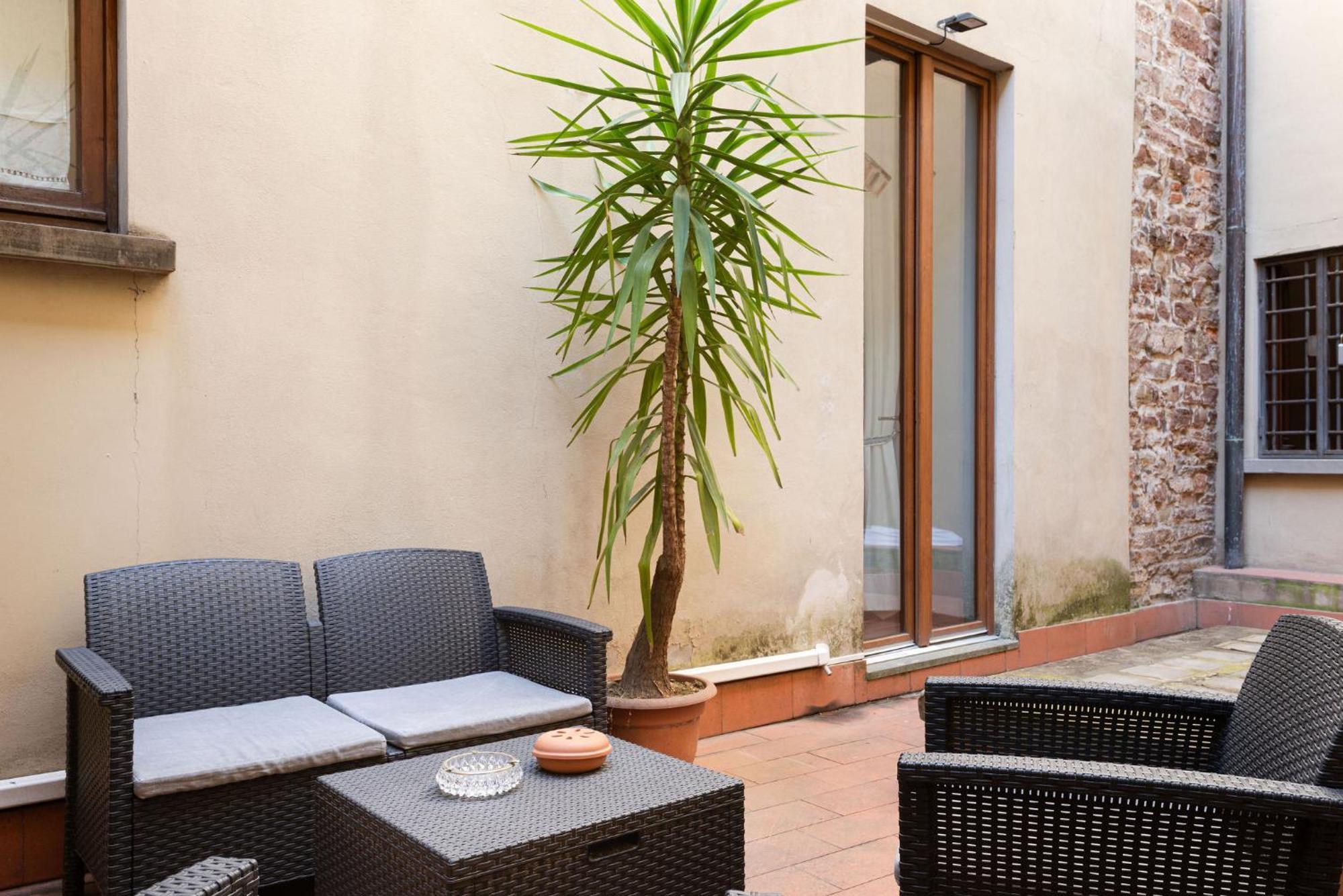 Signoria Apartment With Patio 佛罗伦萨 外观 照片