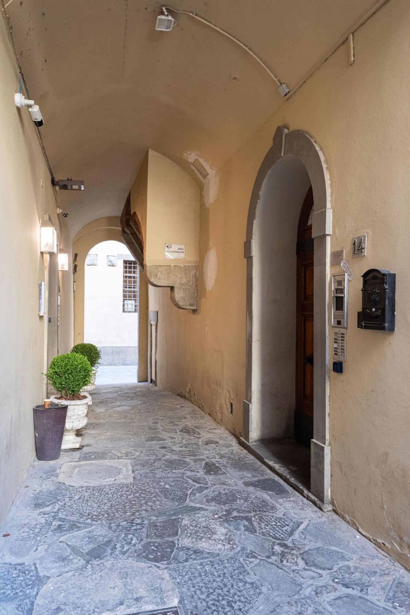 Signoria Apartment With Patio 佛罗伦萨 外观 照片